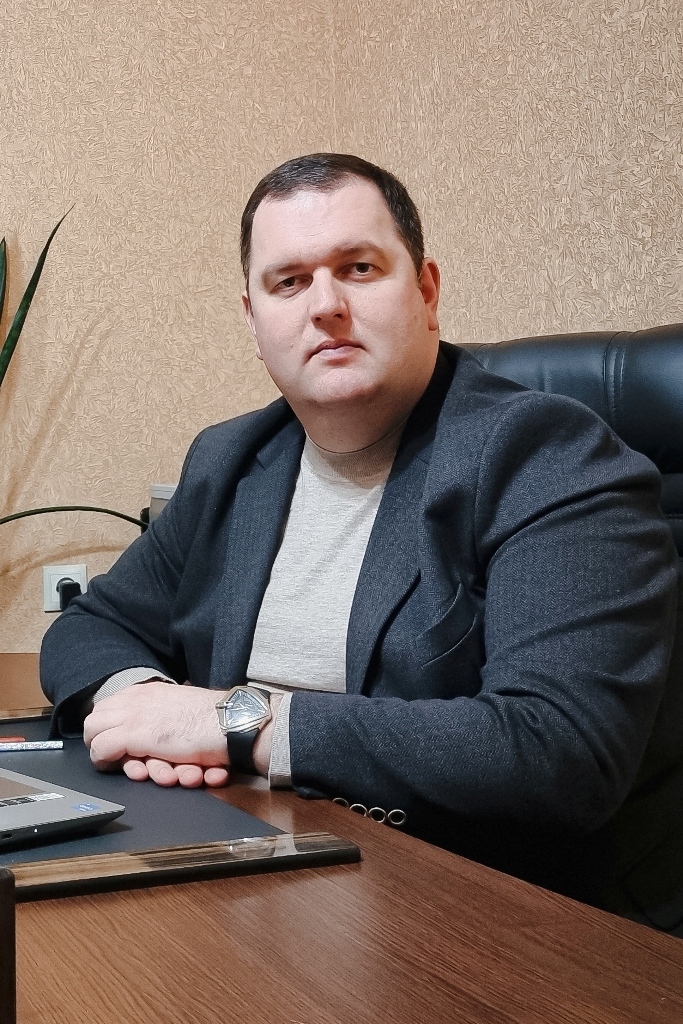 РУКОВОДИТЕЛЬ АППАРАТА